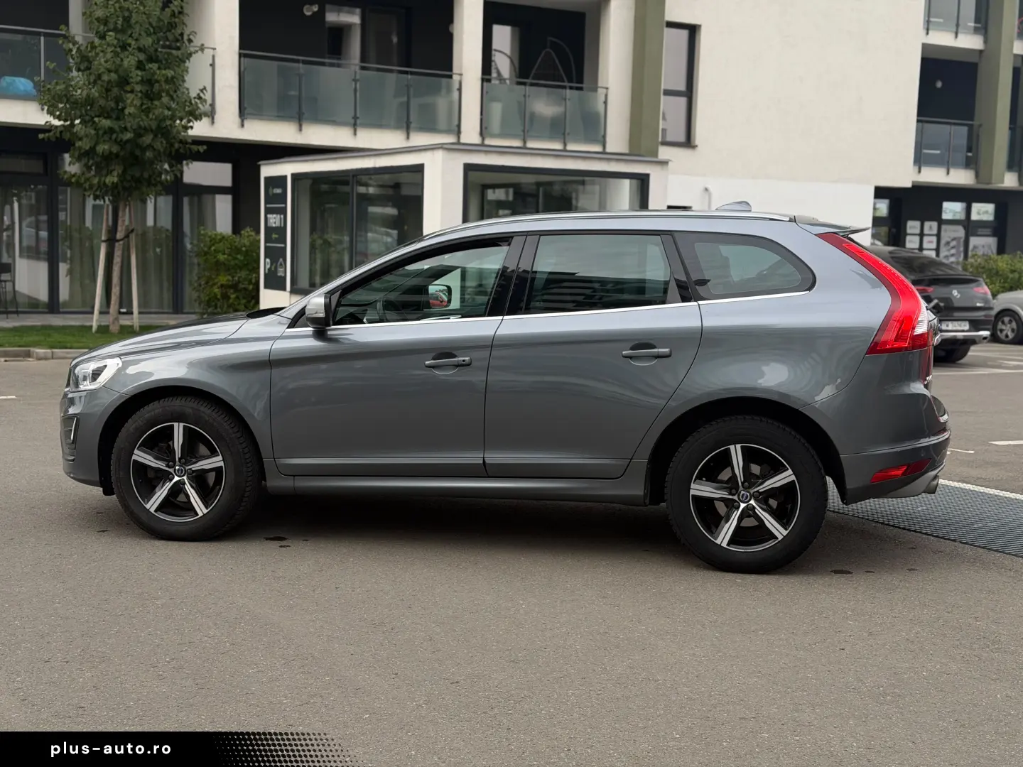 Volvo XC60 2.0 D R Design an 2017  Euro6