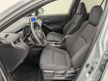 TOYOTA Corolla Cross 2.0 Hybrid FWD Team Deutschland LE