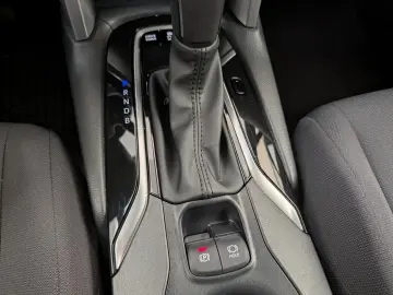 TOYOTA Corolla Cross 2.0 Hybrid FWD Team Deutschland LE