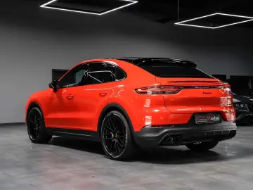 PORSCHE Cayenne Coupe Hybrid Pano-Luft-AHK-HuD-Approved