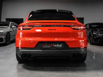 PORSCHE Cayenne Coupe Hybrid Pano-Luft-AHK-HuD-Approved