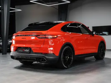 PORSCHE Cayenne Coupe Hybrid Pano-Luft-AHK-HuD-Approved