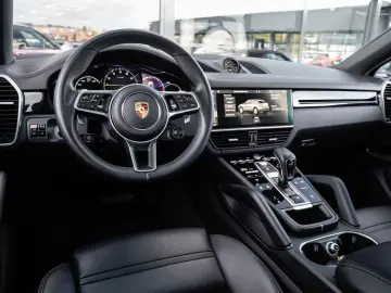 PORSCHE Cayenne Coupe Hybrid Pano-Luft-AHK-HuD-Approved