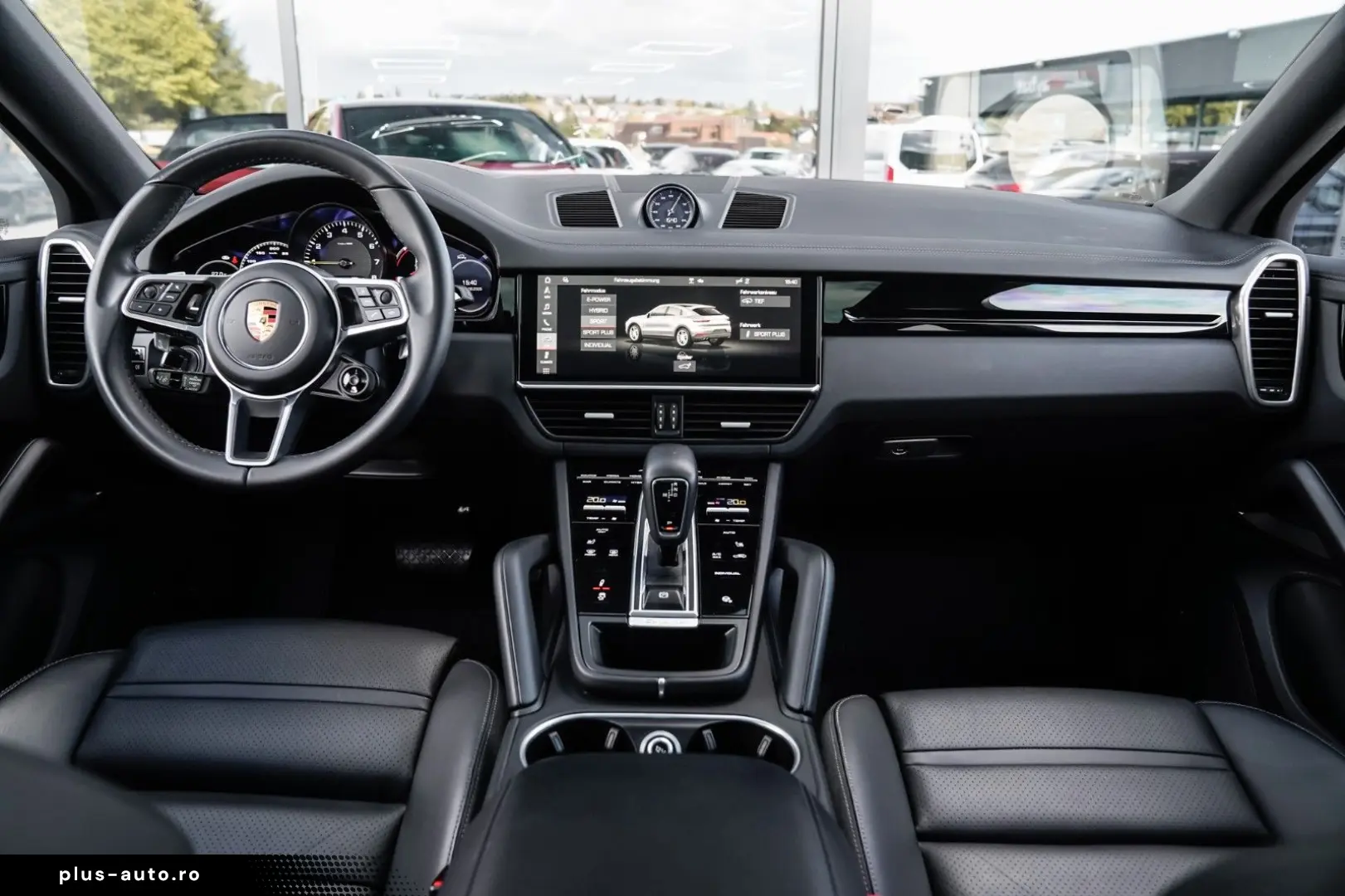 PORSCHE Cayenne Coupe Hybrid Pano-Luft-AHK-HuD-Approved