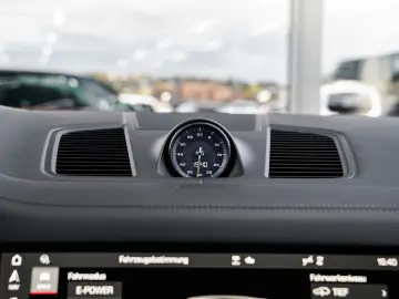 PORSCHE Cayenne Coupe Hybrid Pano-Luft-AHK-HuD-Approved
