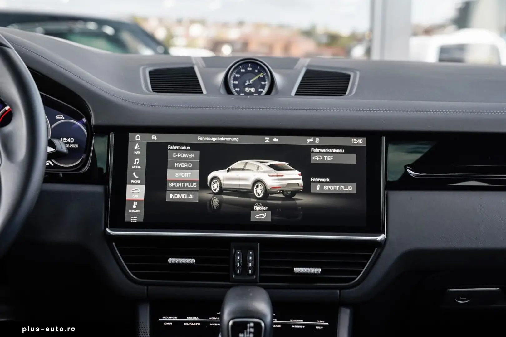 PORSCHE Cayenne Coupe Hybrid Pano-Luft-AHK-HuD-Approved