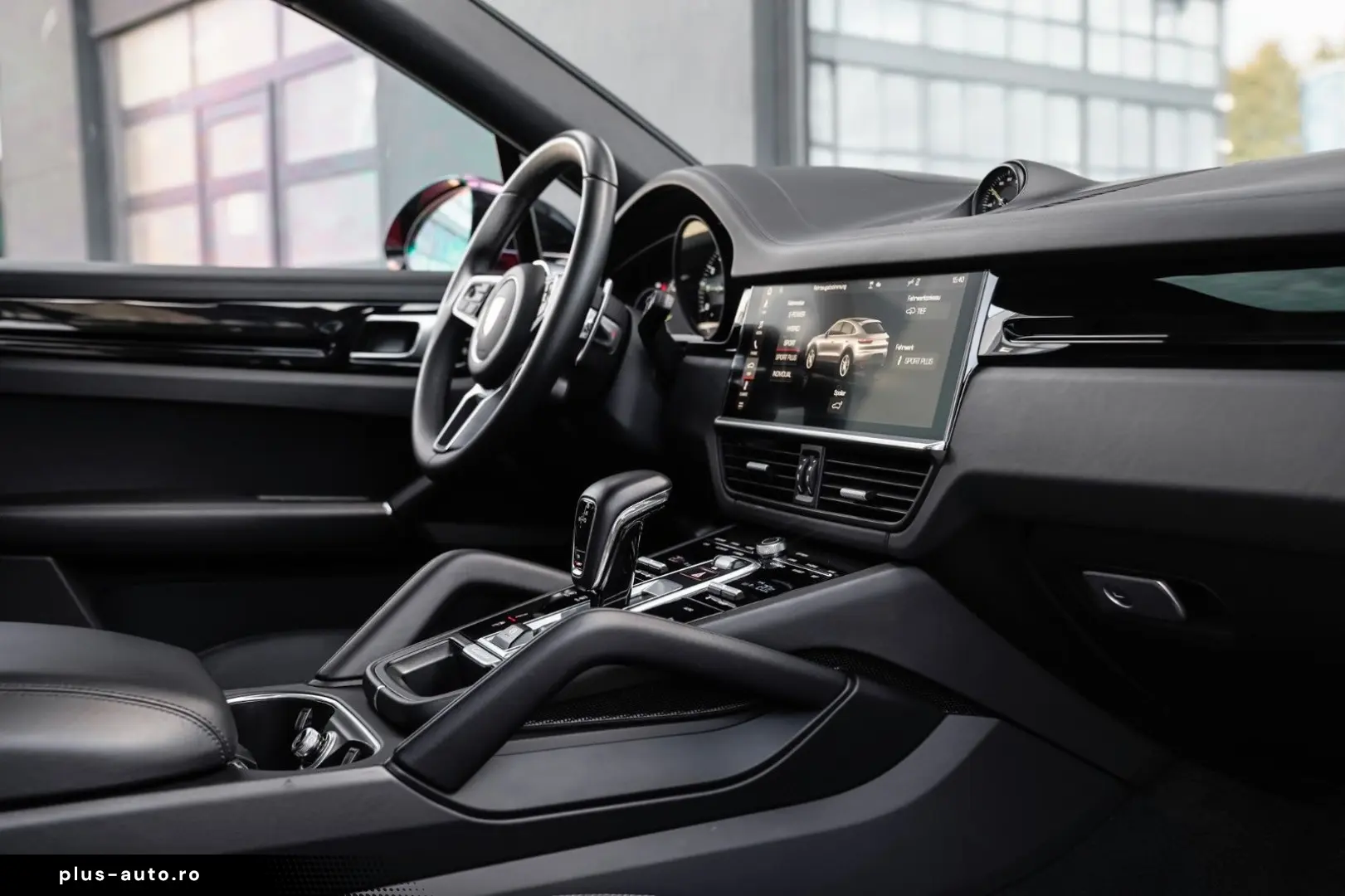 PORSCHE Cayenne Coupe Hybrid Pano-Luft-AHK-HuD-Approved