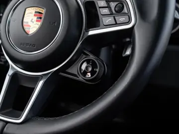 PORSCHE Cayenne Coupe Hybrid Pano-Luft-AHK-HuD-Approved