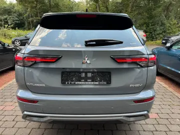 MITSUBISHI Outlander  HuD  Leder   Top