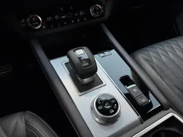 MITSUBISHI Outlander  HuD  Leder   Top