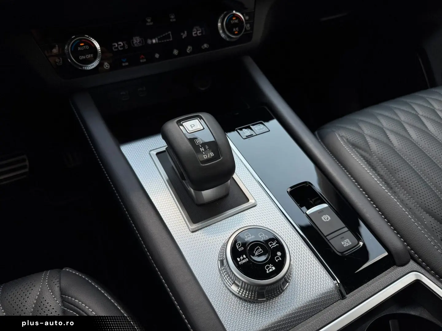 MITSUBISHI Outlander  HuD  Leder   Top