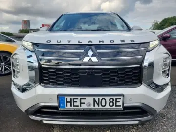 MITSUBISHI Plug-in Hybrid Outlander Diamant Top 4WD Dienstw