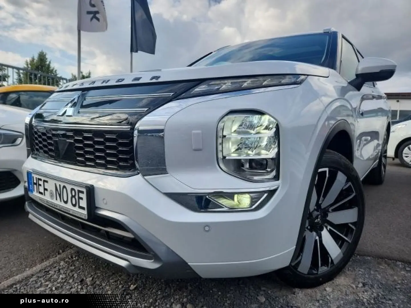 MITSUBISHI Plug-in Hybrid Outlander Diamant Top 4WD Dienstw