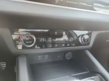 MITSUBISHI Plug-in Hybrid Outlander Diamant Top 4WD Dienstw