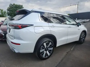 MITSUBISHI Plug-in Hybrid Outlander Diamant Top 4WD Dienstw