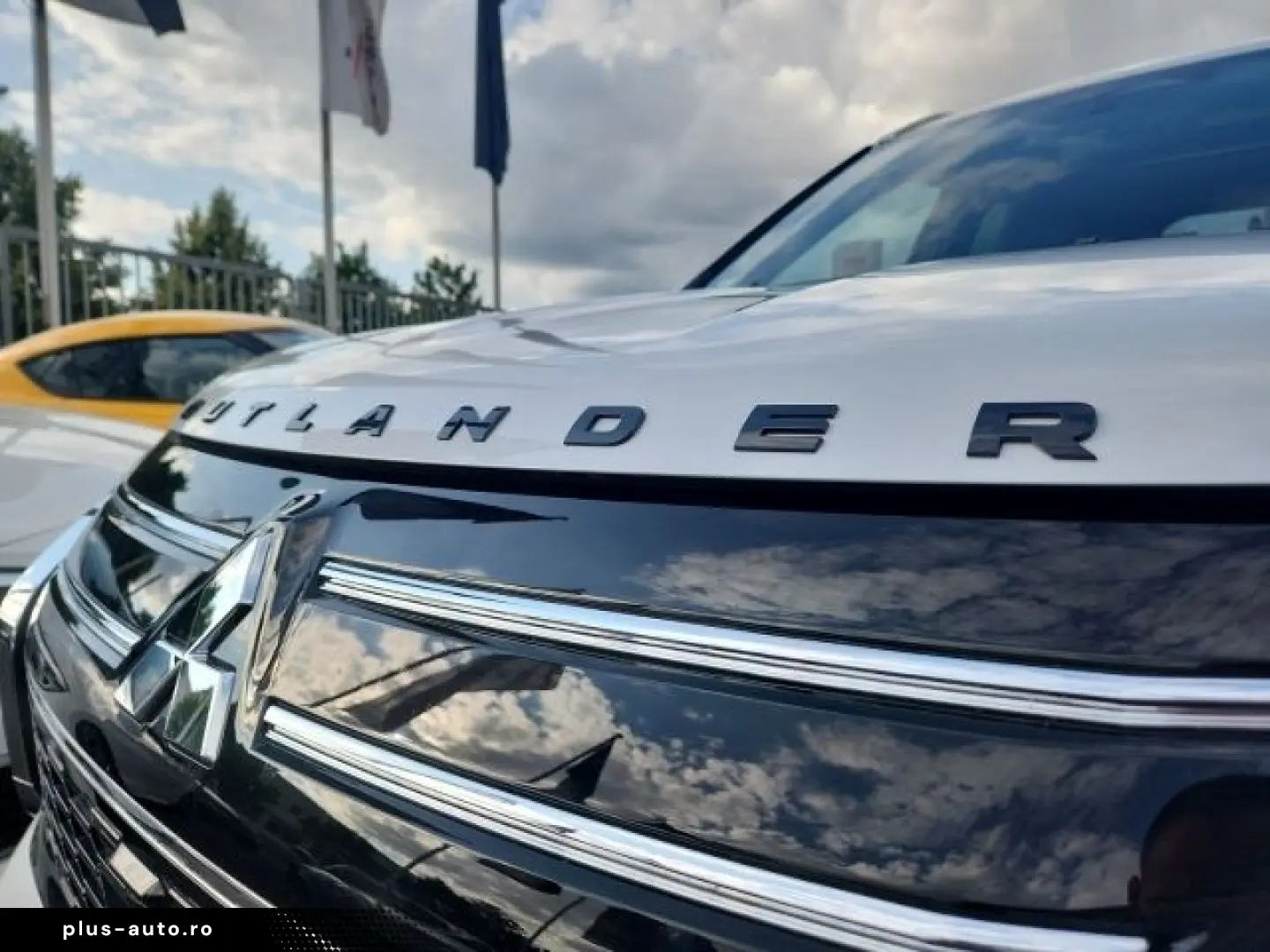 MITSUBISHI Plug-in Hybrid Outlander Diamant Top 4WD Dienstw