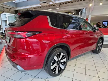 MITSUBISHI Plug-in Hybrid Outlander Diamant Top 4WD Dienstw