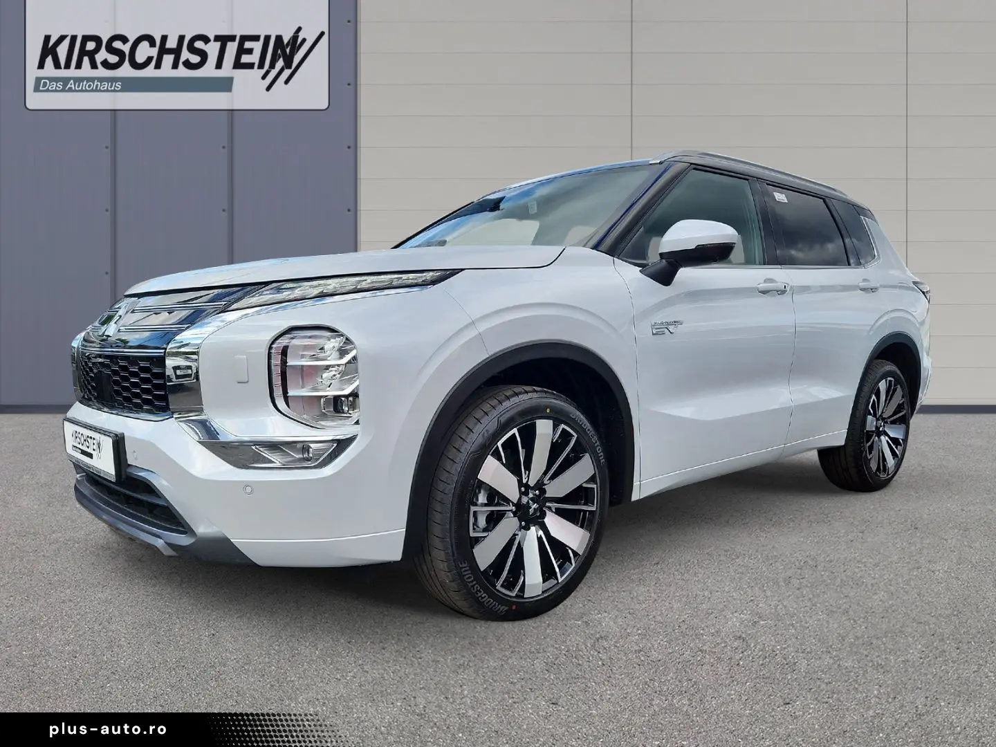 MITSUBISHI Plug-in Hybrid Outlander Top 4WD Luxury Launch-P