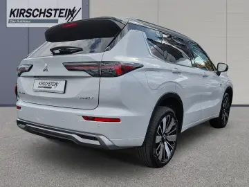 MITSUBISHI Plug-in Hybrid Outlander Top 4WD Luxury Launch-P
