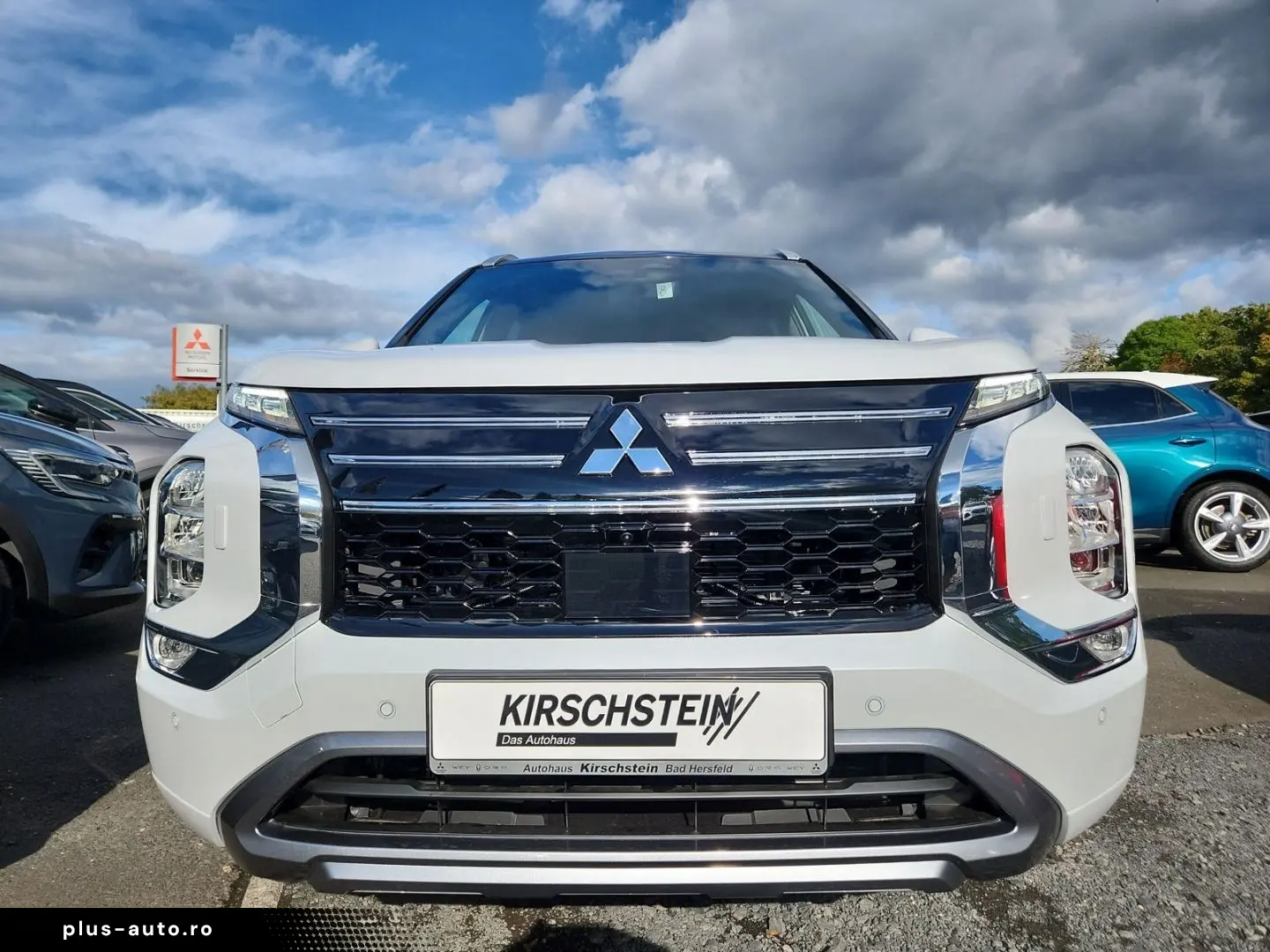 MITSUBISHI Plug-in Hybrid Outlander Top 4WD Luxury Launch-P