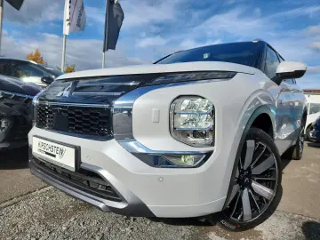 MITSUBISHI Plug-in Hybrid Outlander Top 4WD Luxury Launch-P
