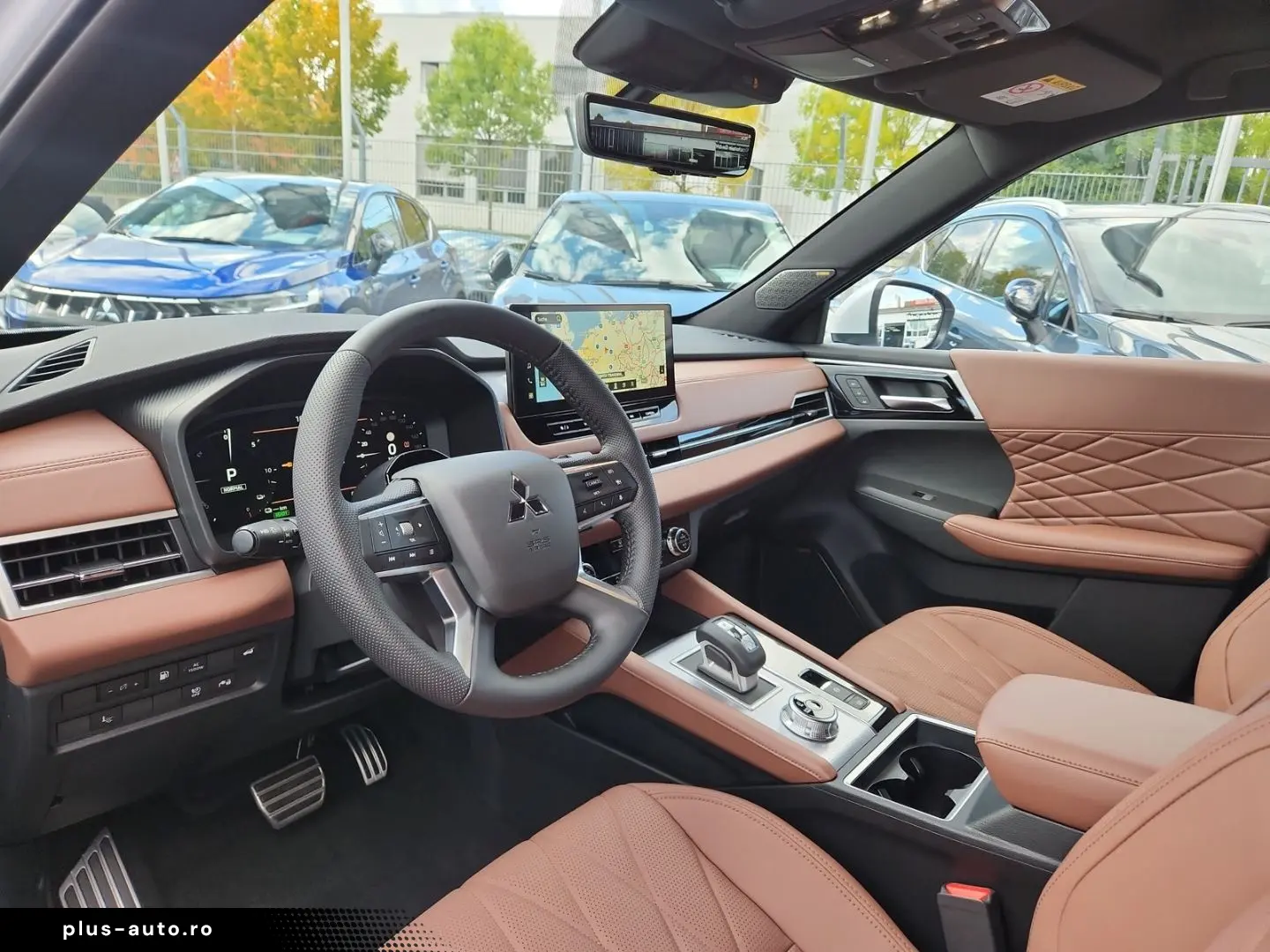 MITSUBISHI Plug-in Hybrid Outlander Top 4WD Luxury Launch-P