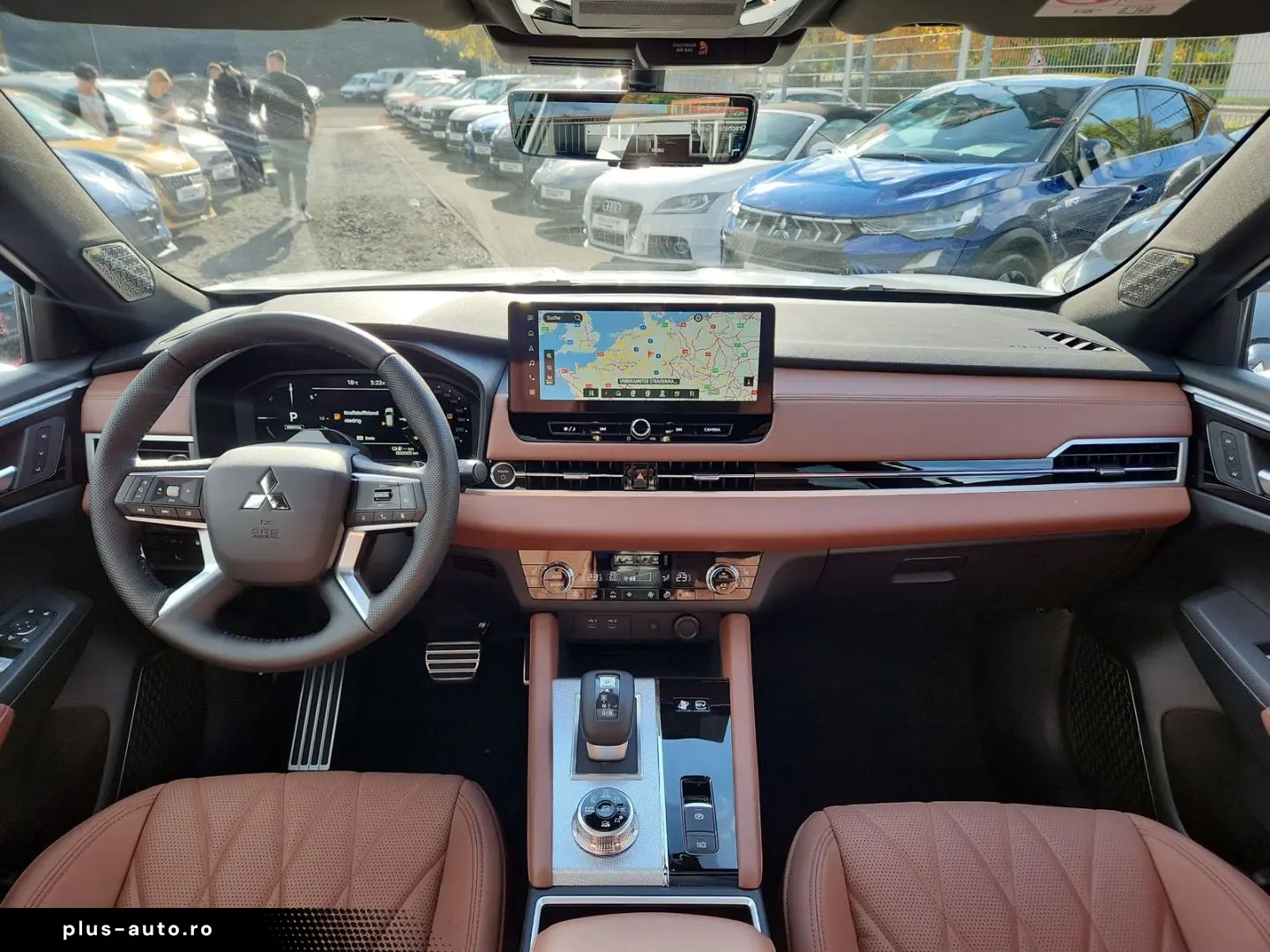 MITSUBISHI Plug-in Hybrid Outlander Top 4WD Luxury Launch-P