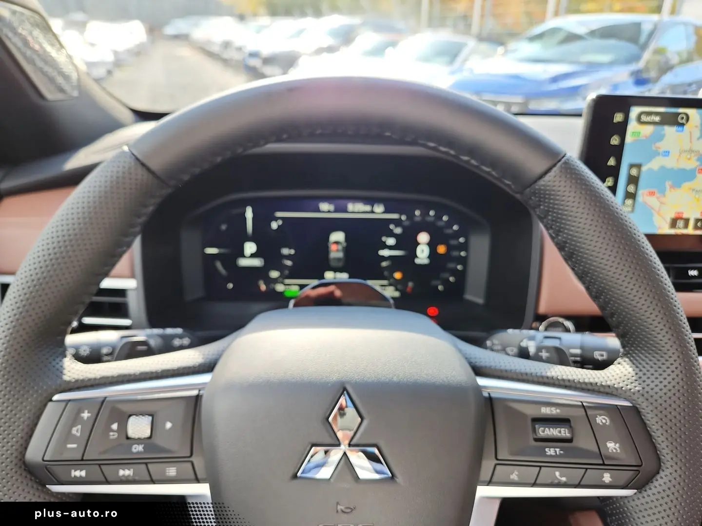 MITSUBISHI Plug-in Hybrid Outlander Top 4WD Luxury Launch-P
