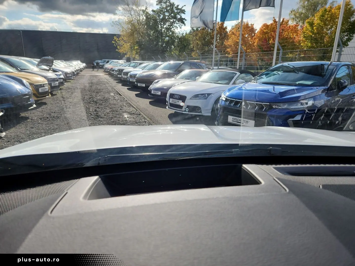 MITSUBISHI Plug-in Hybrid Outlander Top 4WD Luxury Launch-P