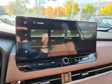 MITSUBISHI Plug-in Hybrid Outlander Top 4WD Luxury Launch-P