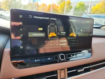 MITSUBISHI Plug-in Hybrid Outlander Top 4WD Luxury Launch-P