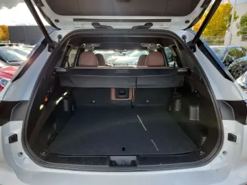MITSUBISHI Plug-in Hybrid Outlander Top 4WD Luxury Launch-P