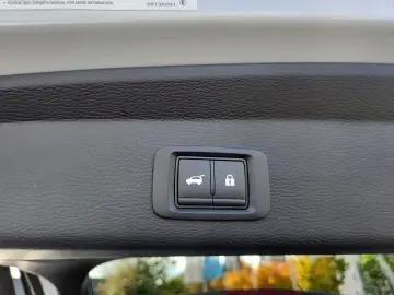 MITSUBISHI Plug-in Hybrid Outlander Top 4WD Luxury Launch-P
