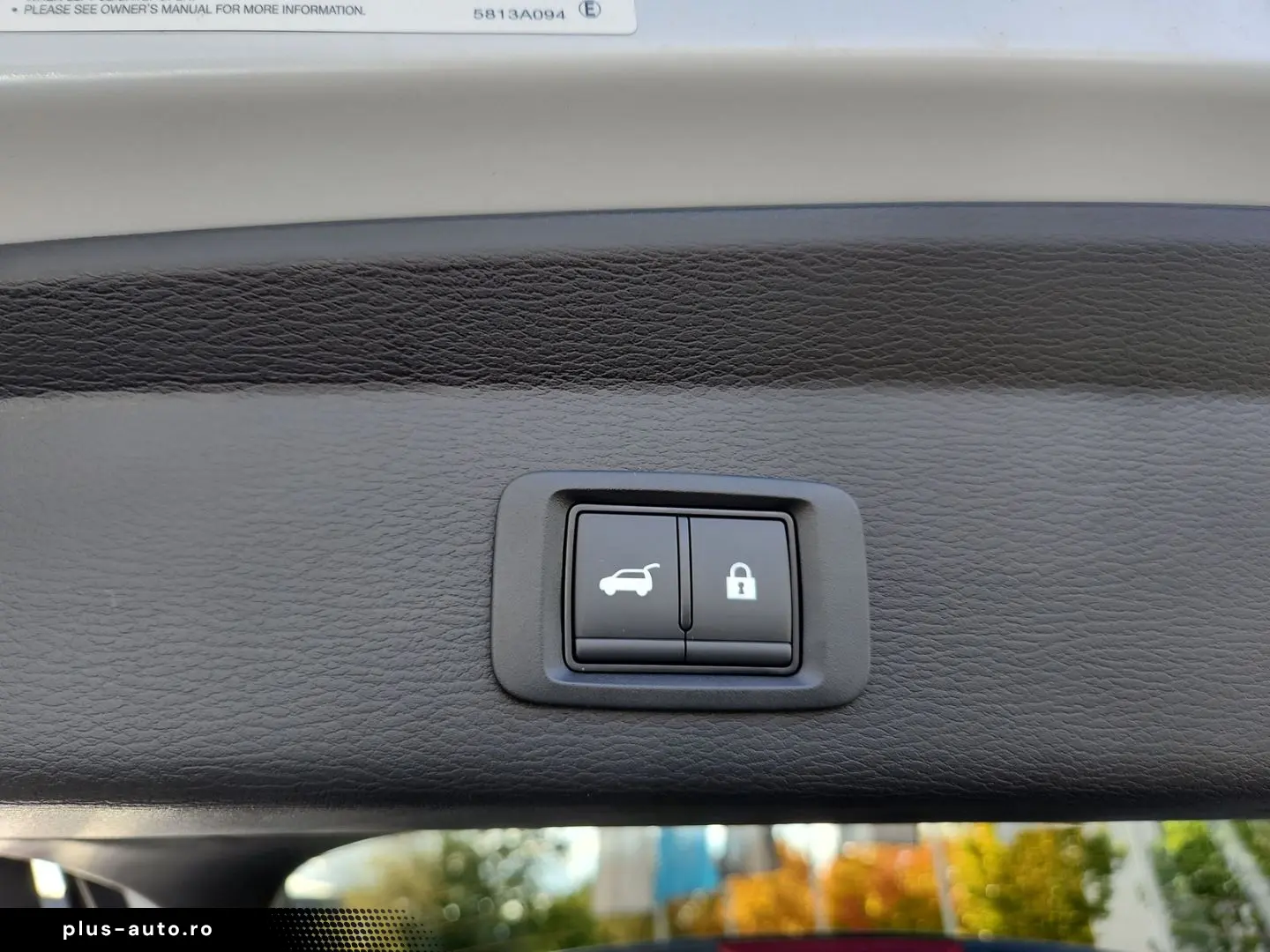 MITSUBISHI Plug-in Hybrid Outlander Top 4WD Luxury Launch-P