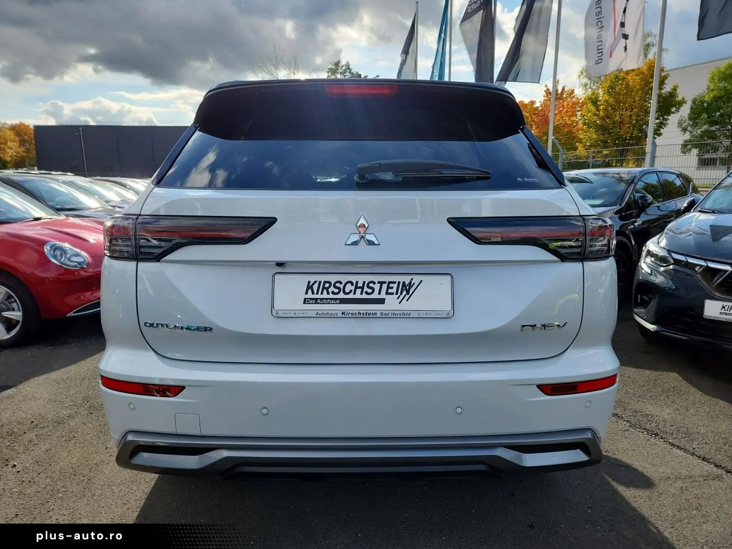 MITSUBISHI Plug-in Hybrid Outlander Top 4WD Luxury Launch-P