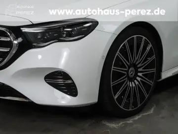 MERCEDES-BENZ E 220 d 4M EXCLUSIVE PREMIUM  SUPERSCREEN