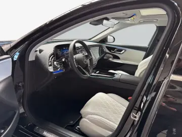 MERCEDES-BENZ E 300 de 4Matic Exclusive Premium Pano