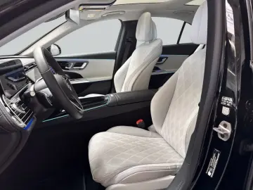 MERCEDES-BENZ E 300 de 4Matic Exclusive Premium Pano