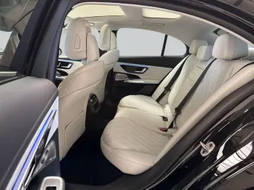 MERCEDES-BENZ E 300 de 4Matic Exclusive Premium Pano