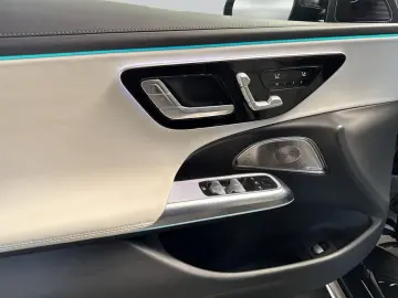 MERCEDES-BENZ E 300 de 4Matic Exclusive Premium Pano