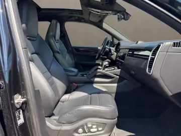 PORSCHE Cayenne E-Hybrid   22    Pano   AHK  BOSE
