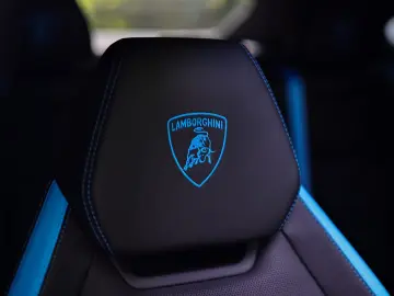 Lamborghini Urus SE   TOPCAR R Evo Limited Edition