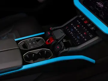 Lamborghini Urus SE   TOPCAR R Evo Limited Edition