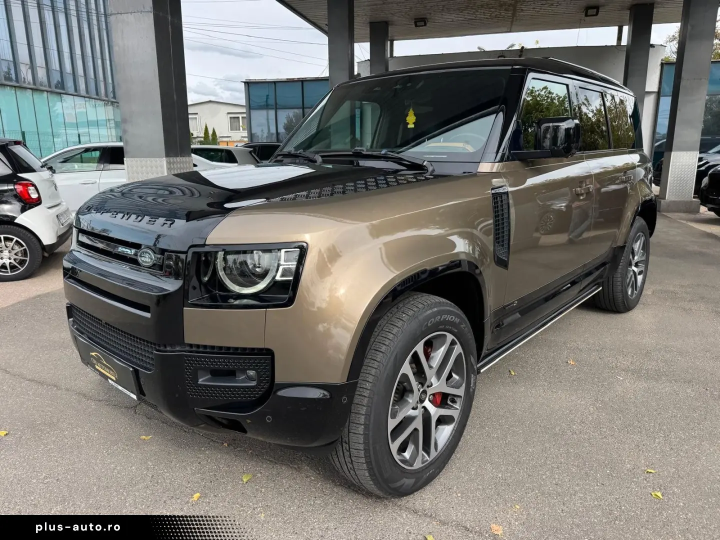 LAND ROVER Defender 110 X P300