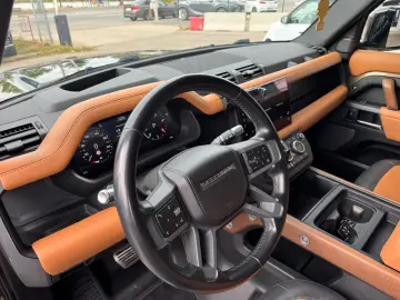 LAND ROVER Defender 110 X P300
