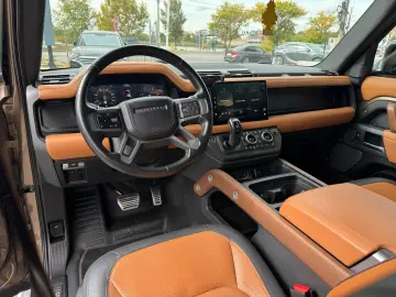 LAND ROVER Defender 110 X P300