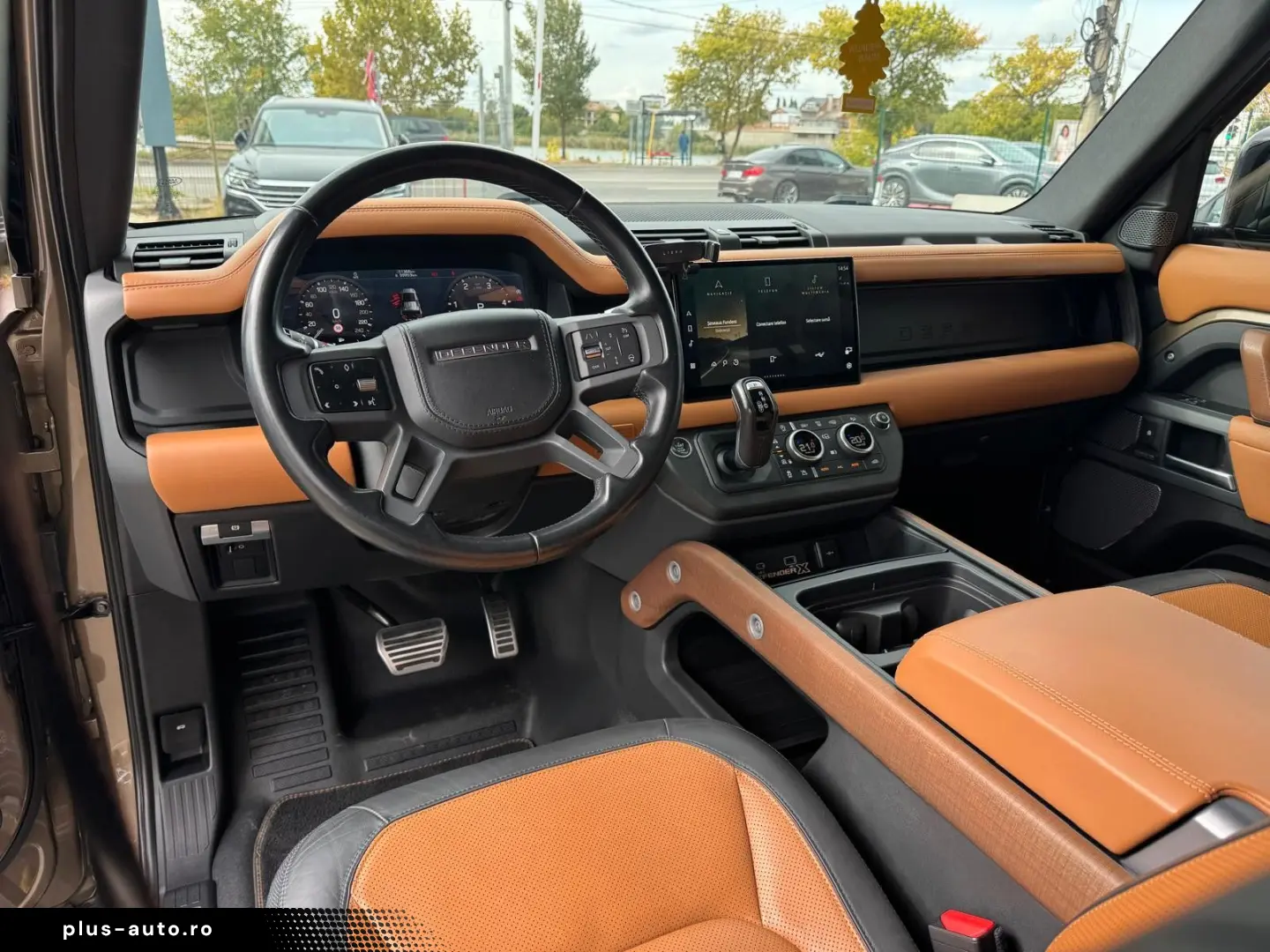 LAND ROVER Defender 110 X P300