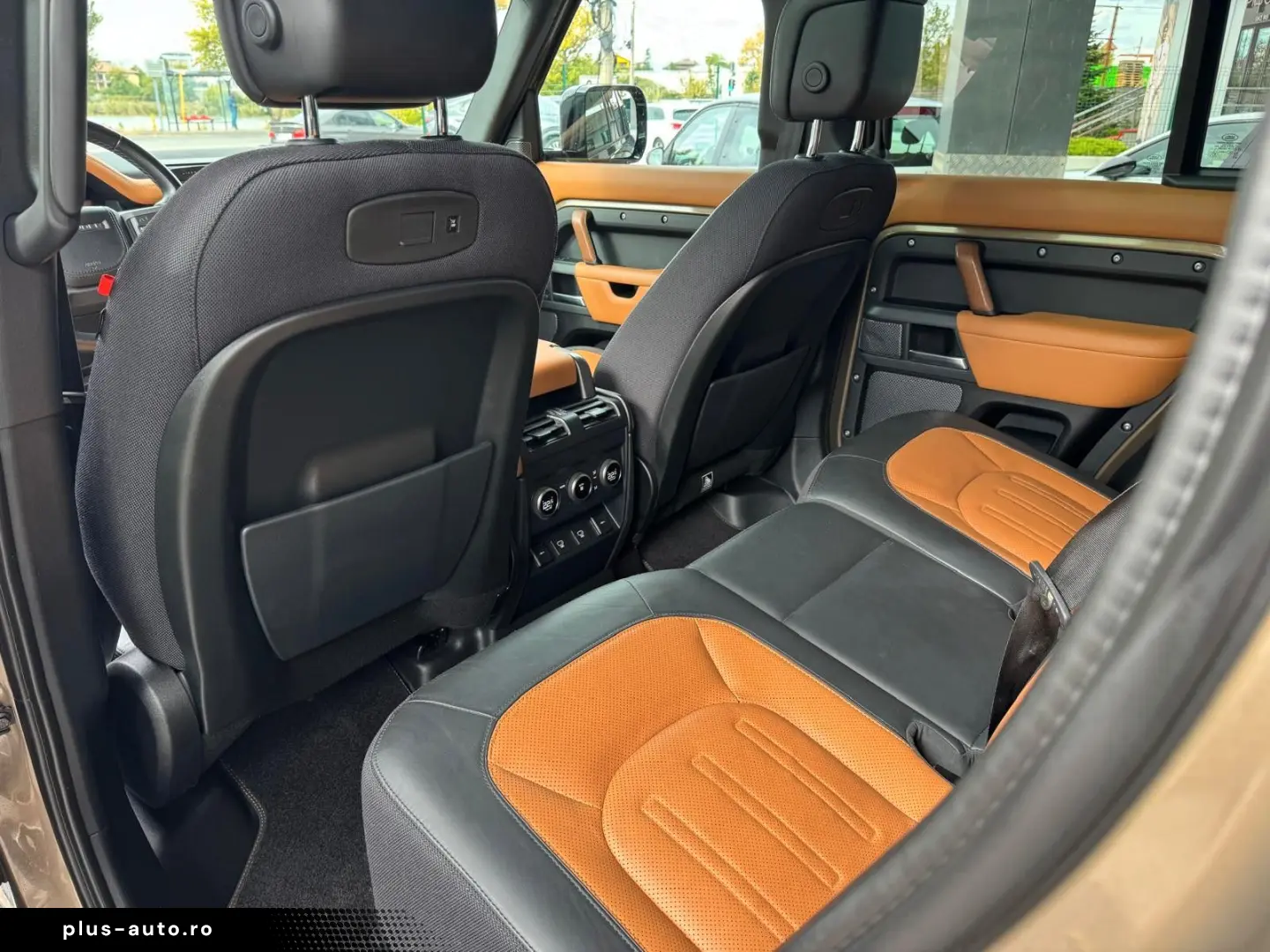 LAND ROVER Defender 110 X P300
