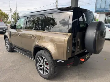 LAND ROVER Defender 110 X P300