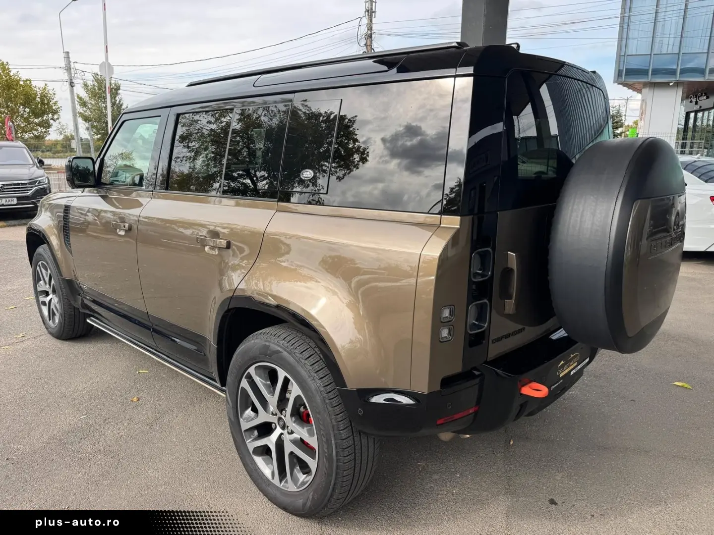 LAND ROVER Defender 110 X P300